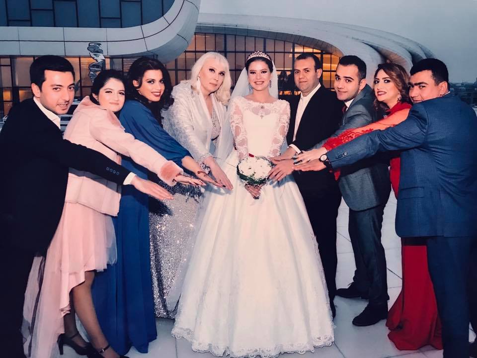 Azərbaycanlı şahmatçı ukraynalı həmkarı ilə evləndi  - Həyat yoldaşı üçün mahnı oxudu - FOTO (VİDEO)