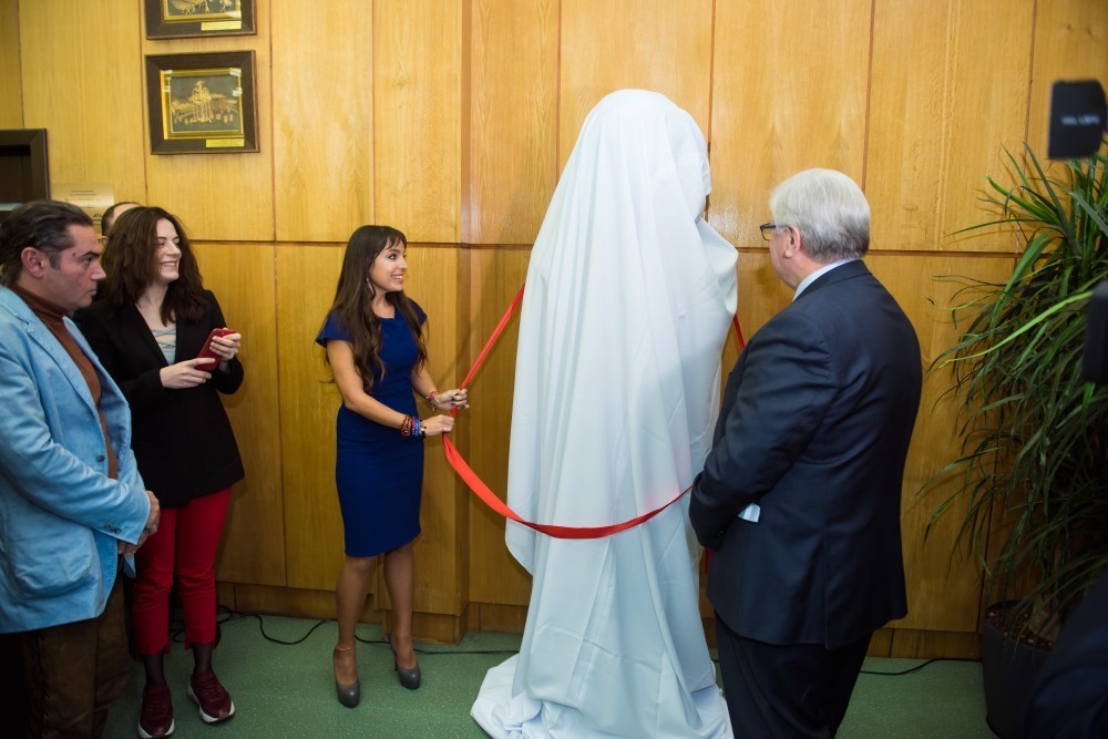 Leyla Əliyeva Moskvada büst açılışında - FOTOLAR