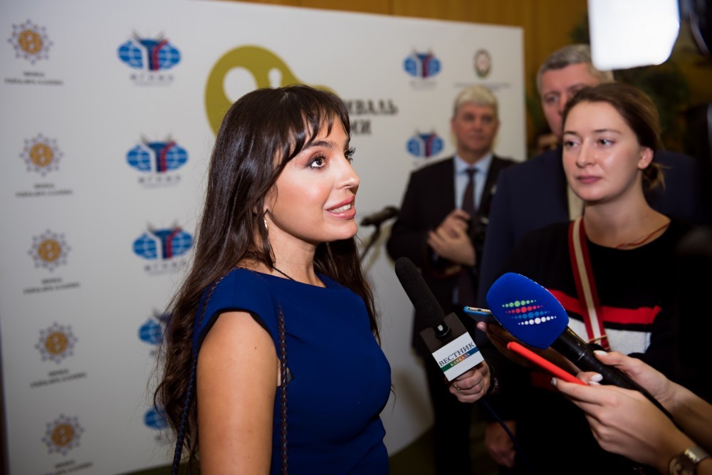 Leyla Əliyeva Moskvada büst açılışında - FOTOLAR