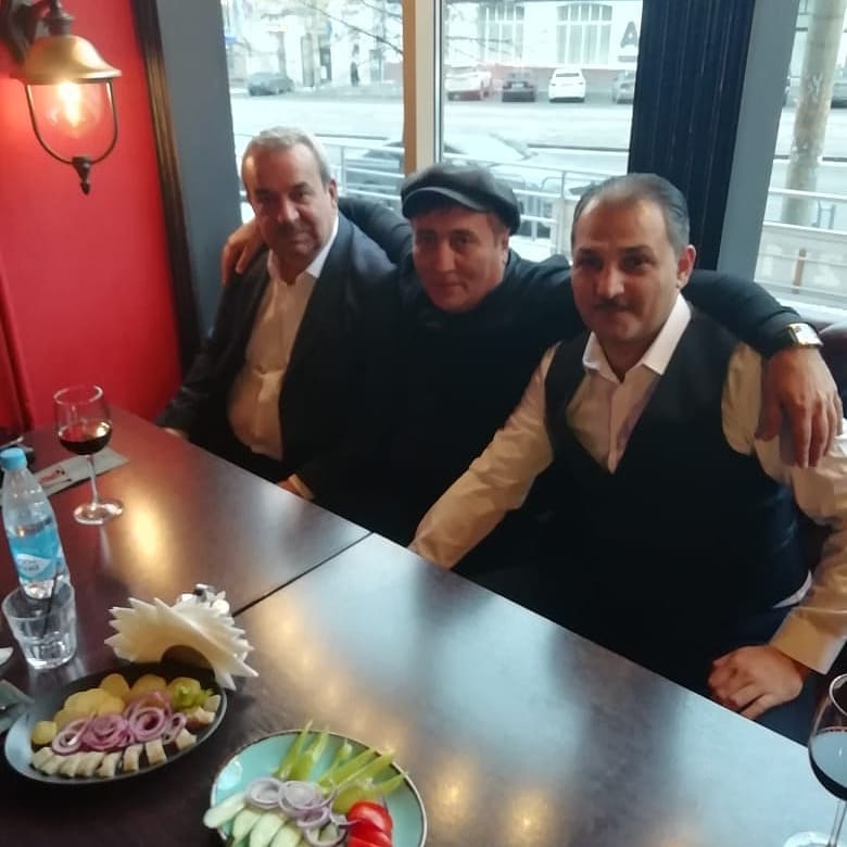 Axtarışda olan məşhur meyxanaçının yeni      FOTOLARI YAYILDI