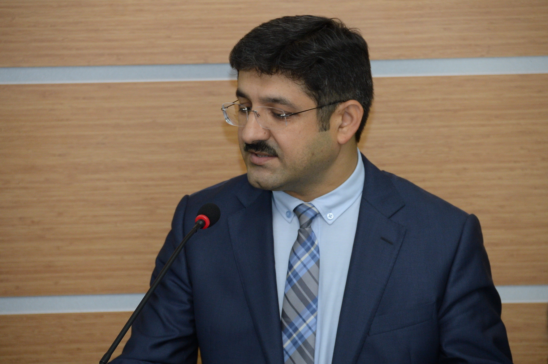 Bilik əsaslı iqtisadiyyata keçid: potensial imkanlar mövzusunda forum keçirilib 