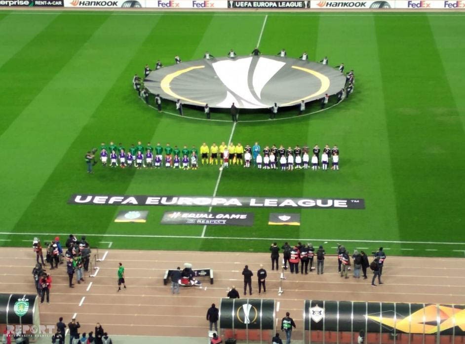 Qarabağ futbolçuları meydana şəhid övladları ilə çıxıb -  FOTO