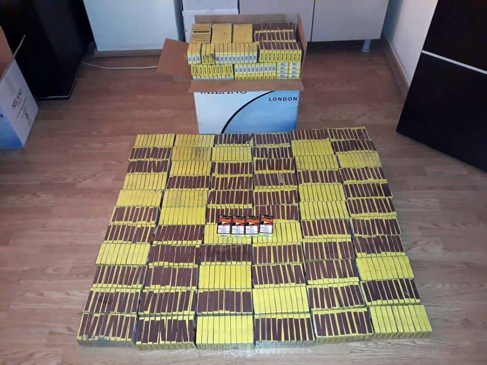 Gömrükçülər maşında 1300 qutu zırpaket aşkarladı    - FOTO