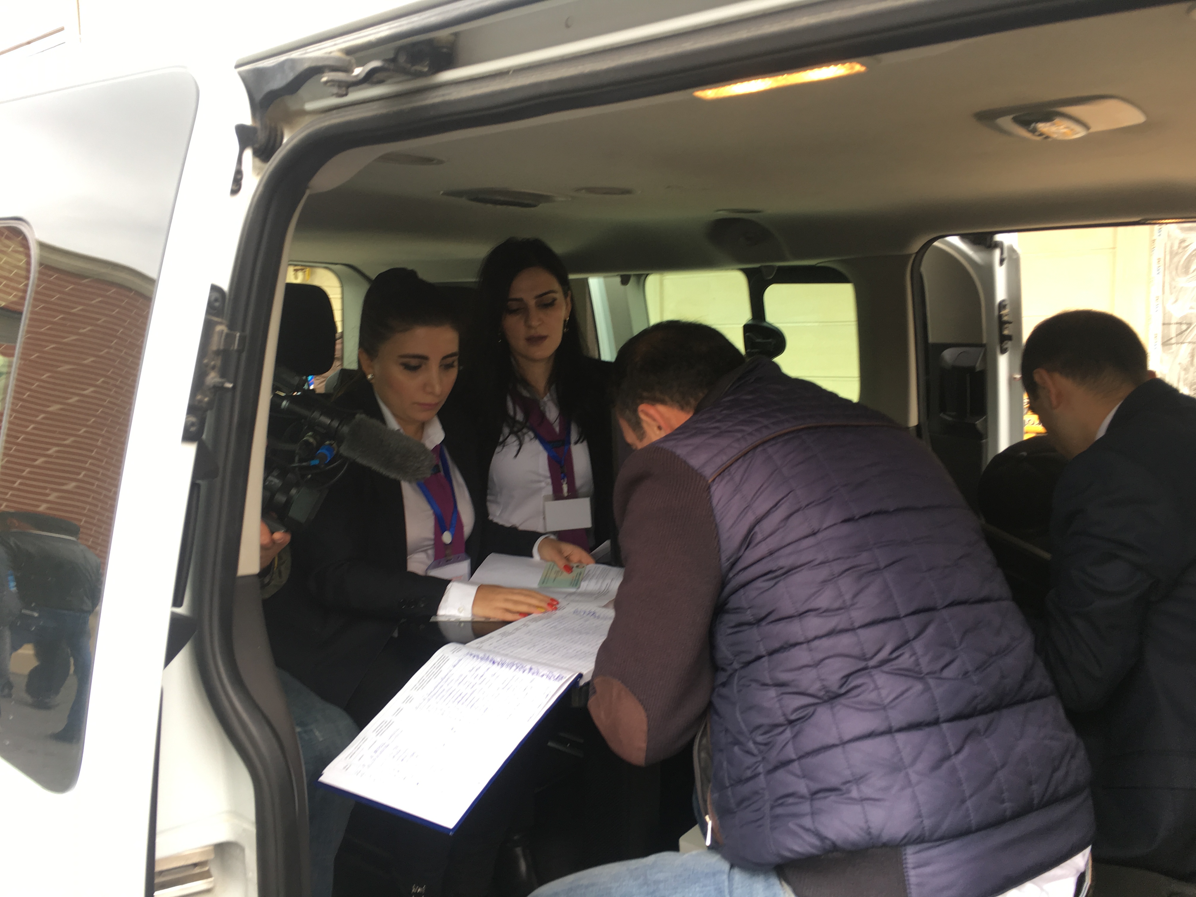 Qeydiyyat xidmətləri vətəndaşların ünvanında   - FOTO