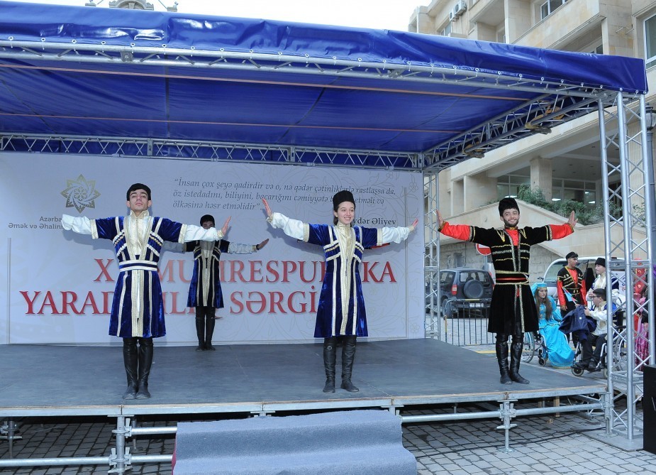 Leyla Əliyeva sərgidə - FOTOLAR