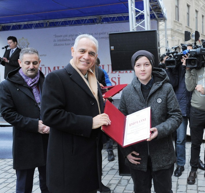 Leyla Əliyeva sərgidə - FOTOLAR