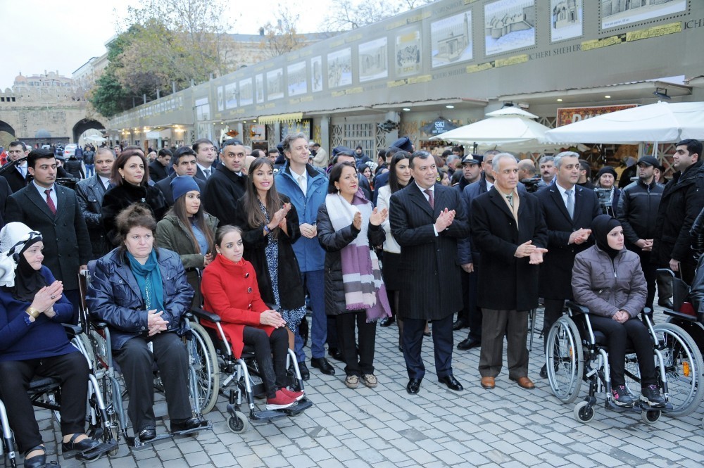 Leyla Əliyeva sərgidə - FOTOLAR