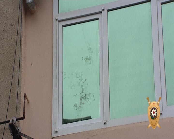 Bakıda polislər 10 gündür evlənən cütlüyü ölümdən    XİLAS ETDİ - VİDEO