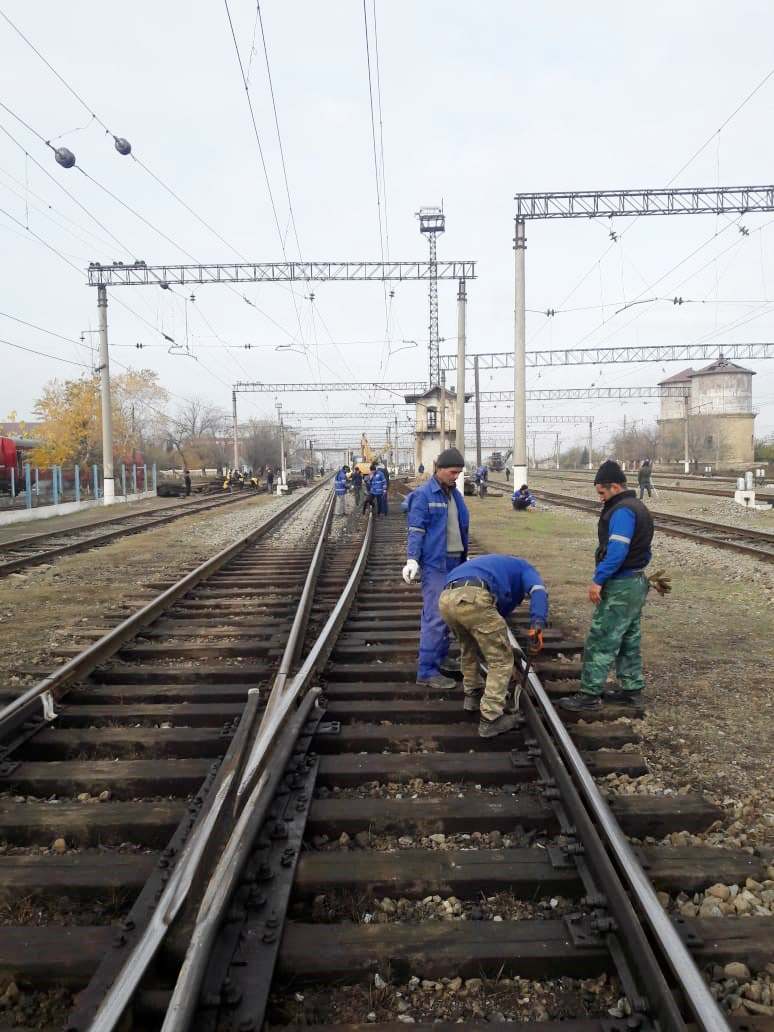 Hacıqabul stansiyasında yeni yoldəyişənlər quraşdırılır    - FOTO