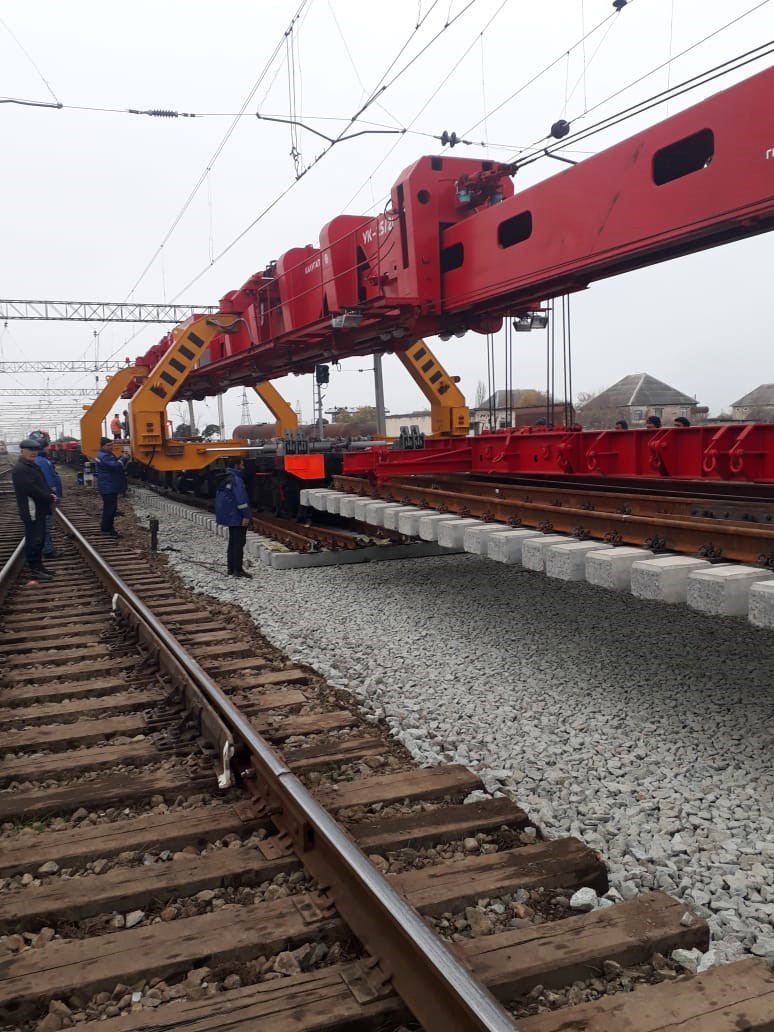 Ucar stansiyasında yeni yoldəyişənlər quraşdırılır    - FOTO
