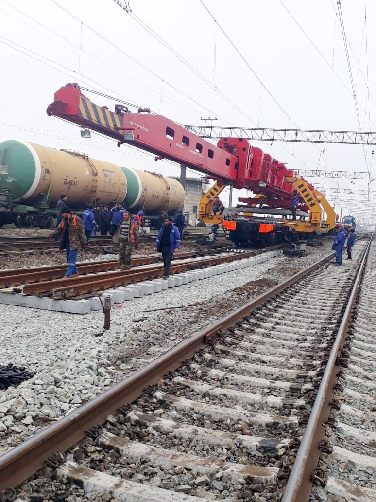 Ucar stansiyasında yeni yoldəyişənlər quraşdırılır    - FOTO