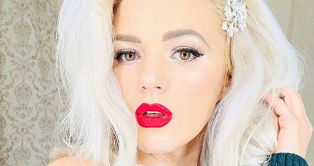  Canlı yayıma çıxan aparıcı həyəcandan telefonunu sinəsində gizlətdi   - FOTO + VİDEO